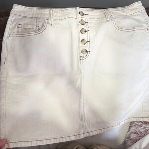 TORRID 14 CREAM DENIM MINI BUTTONFLY SKIRT